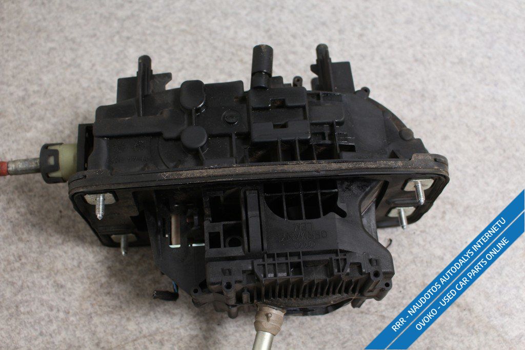 Audi A6 S6 C6 4F Pavarų perjungimo mechanizmas  (kulysa) (salone) 4F2713041