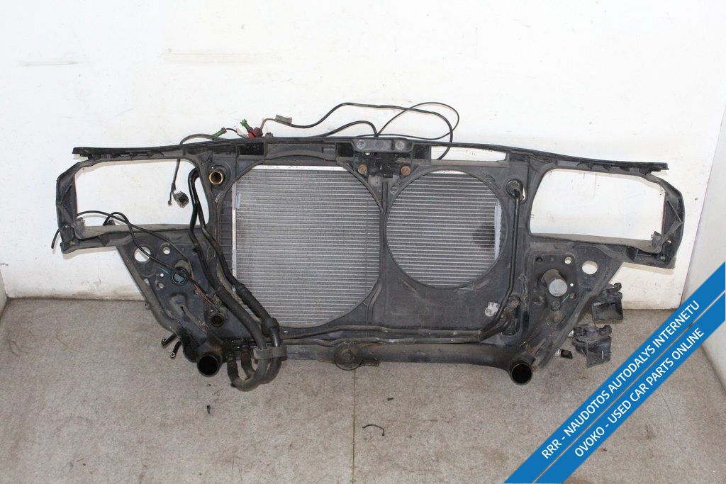 Audi A4 S4 B5 8D Radiatorių panelė (televizorius)
