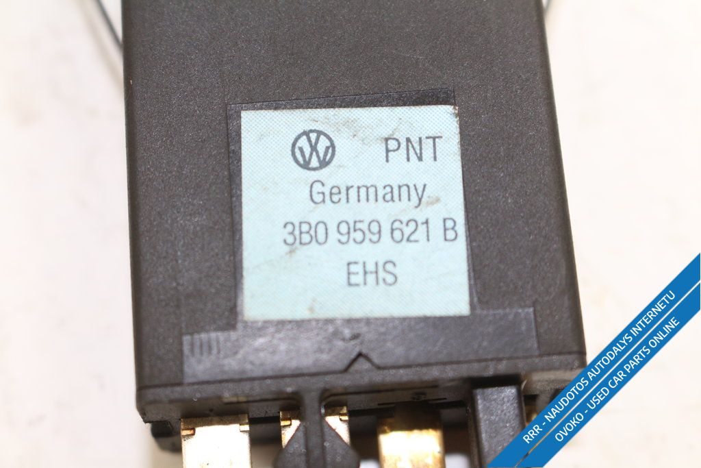 Volkswagen PASSAT B5 Stiklo šildymo elektra jungtukas 3B0959621B