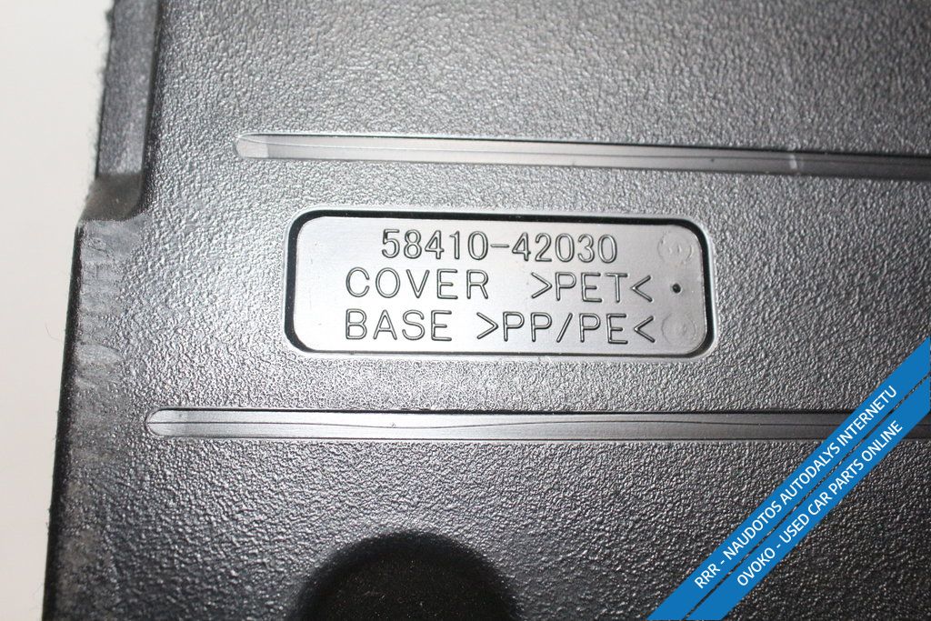 Toyota RAV 4 (XA30) Bagažinės kilimas 5841042030