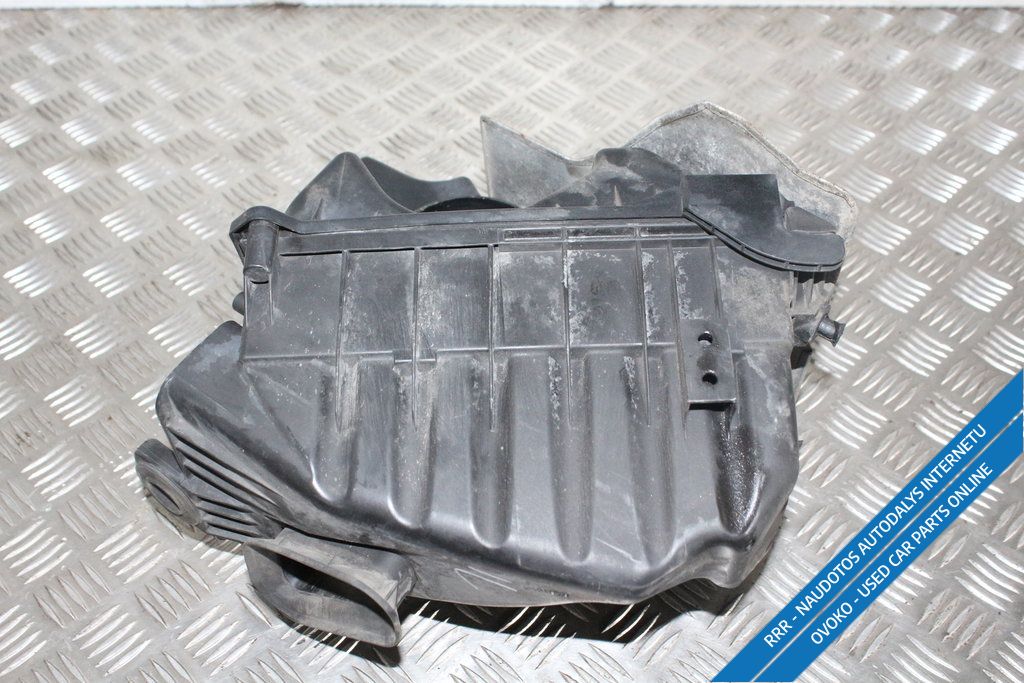 Audi A4 S4 B7 8E 8H Oro filtro dėžė 03G133835B